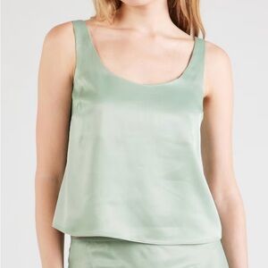 •gifted• nwot topshop satin tank